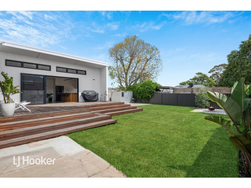 10 Adam Avenue, Bellevue Heights SA 5050