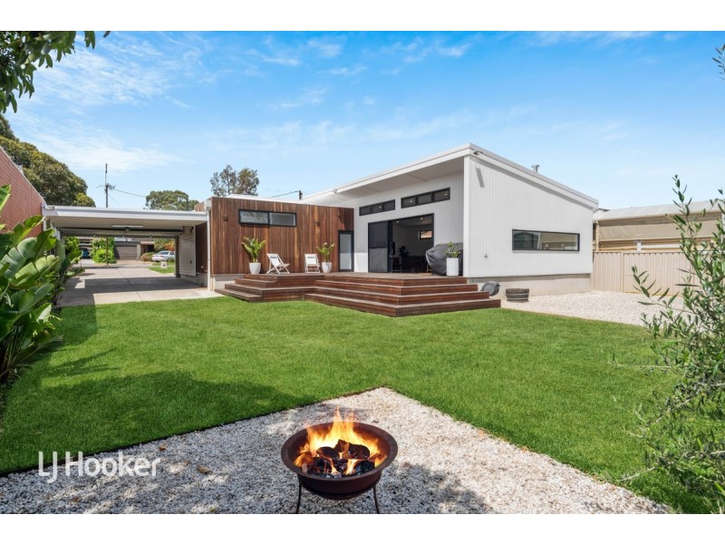 10 Adam Avenue, Bellevue Heights SA 5050