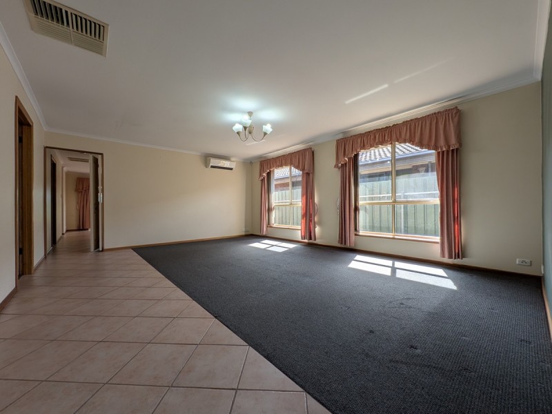 8 Lynton Court, Blakeview SA 5114
