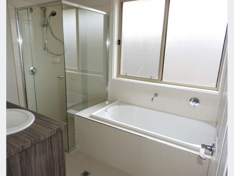 77 Princess Royal Parade, Hindmarsh Island SA 5214