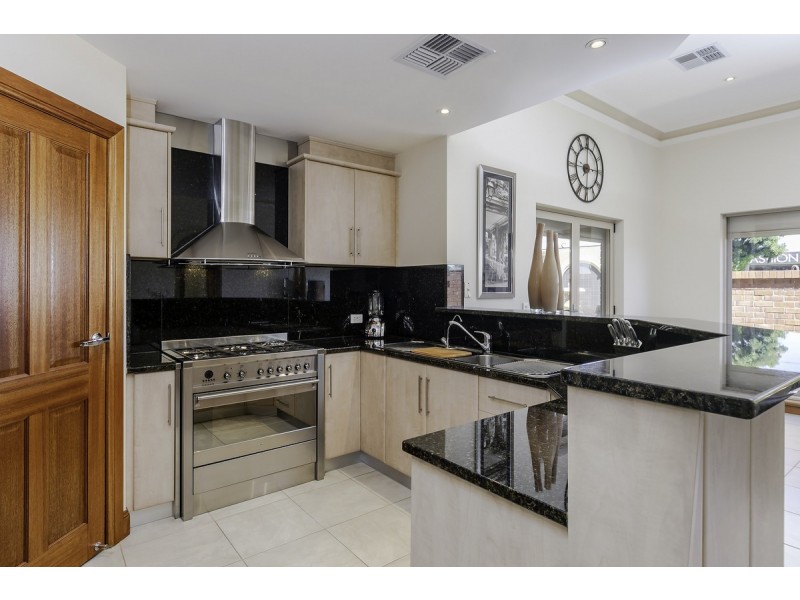 3 Grange Court, Findon SA 5023