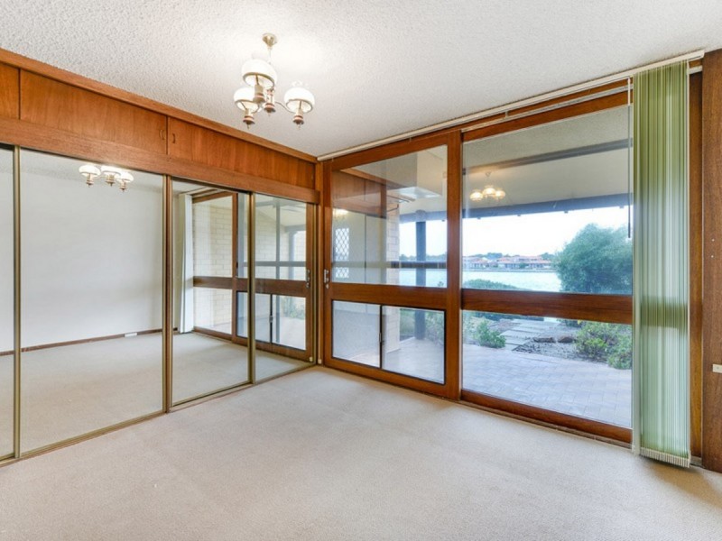 2/78 Military Road, Tennyson SA 5022