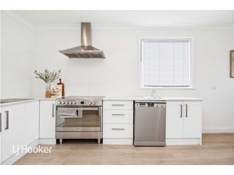 5 Diosma Crescent, Lockleys SA 5032