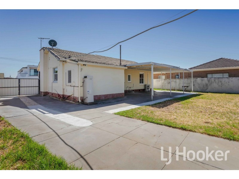11 Russ Avenue, Seaton SA 5023