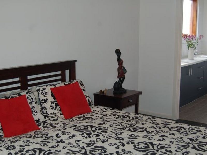 16 Eddy Street, Enfield SA 5085