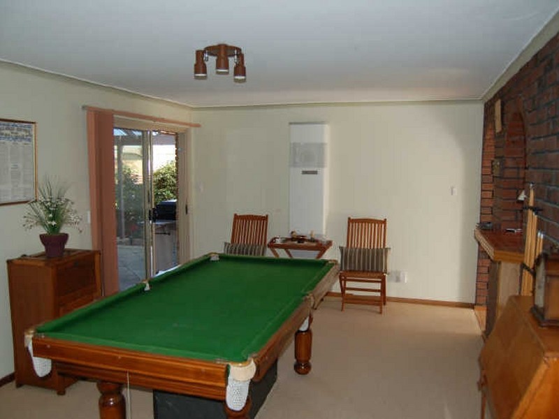 26 Pine Drive, Aberfoyle Park SA 5159