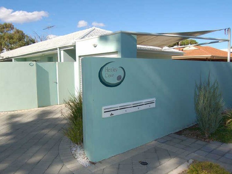 1/114 Military Road, Henley Beach South SA 5022