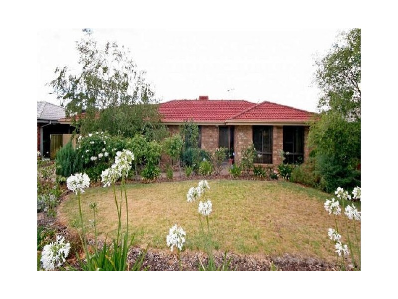 3 Warburton Drive, Woodcroft SA 5162