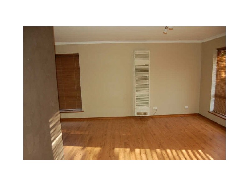 3 Warburton Drive, Woodcroft SA 5162