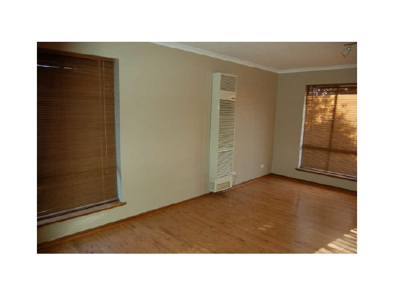 3 Warburton Drive, Woodcroft SA 5162