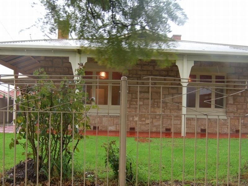 52 Addison Rd, Black Forest SA 5035