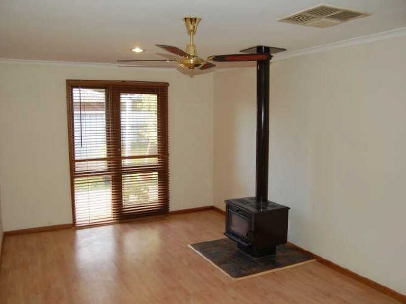 1 Eugene Crescent, Parafield Gardens SA 5107