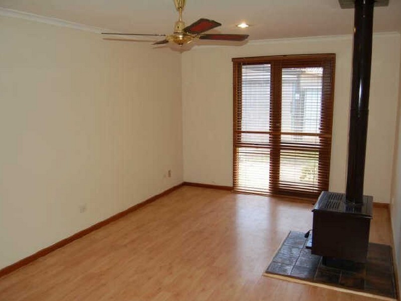 1 Eugene Crescent, Parafield Gardens SA 5107