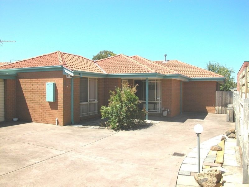 2/16 Caroll Crescent, Mill Park VIC 3082