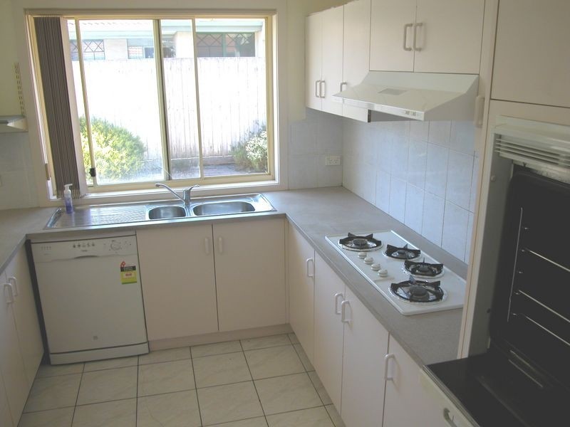 2/16 Caroll Crescent, Mill Park VIC 3082