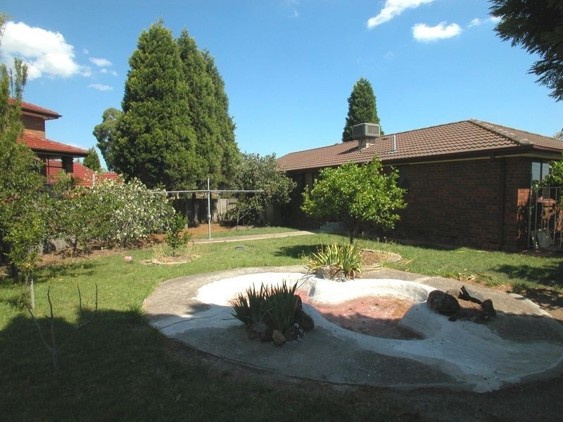 7 Whitfield Court, Mill Park VIC 3082