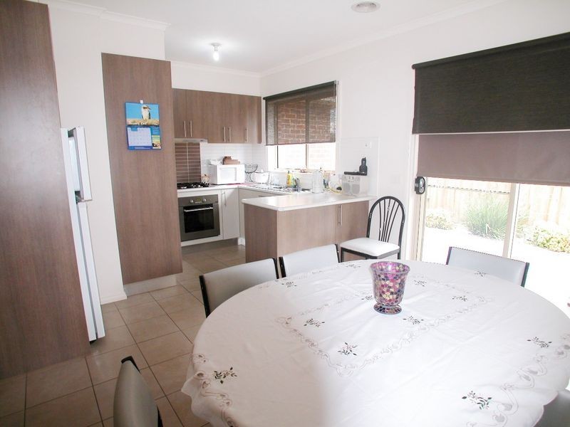 11 Doomben Drive, Mill Park VIC 3082