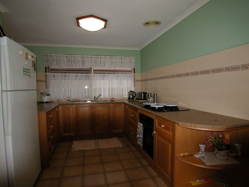 13 Kellaway Crescent, Mill Park VIC 3082