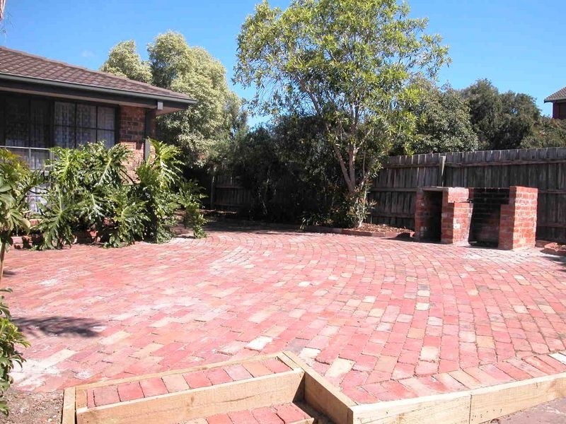6 Mockridge Drive, Mill Park VIC 3082