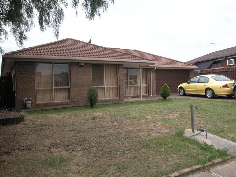 6 Royston Close, Mill Park VIC 3082