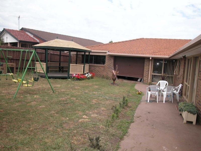 6 Royston Close, Mill Park VIC 3082