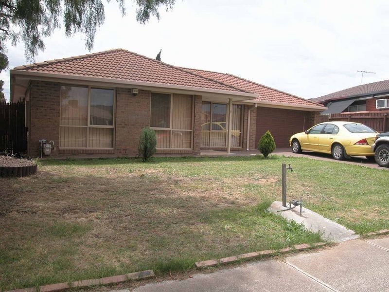 6 Royston Close, Mill Park VIC 3082