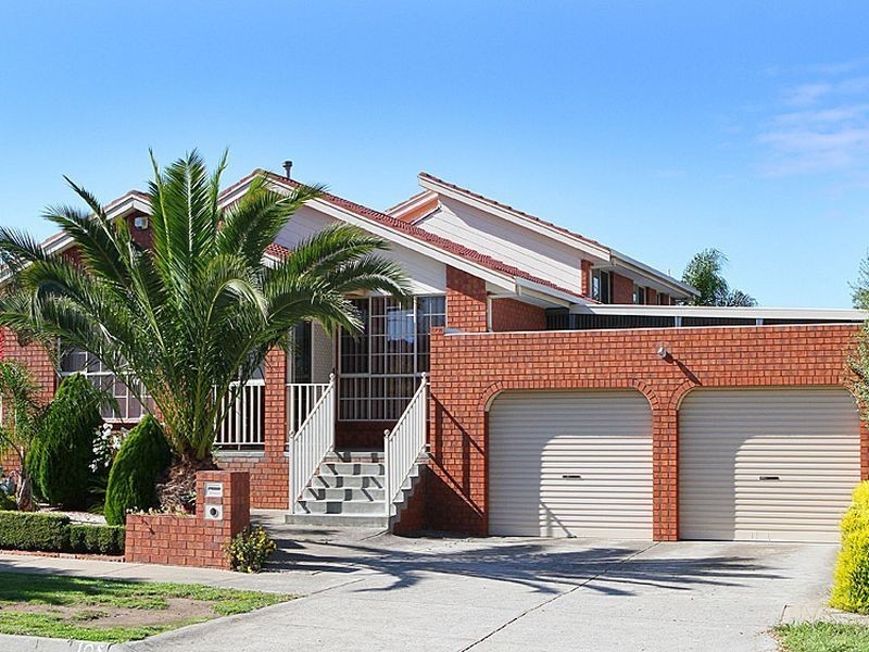 105 Woolnough Drive, Mill Park VIC 3082