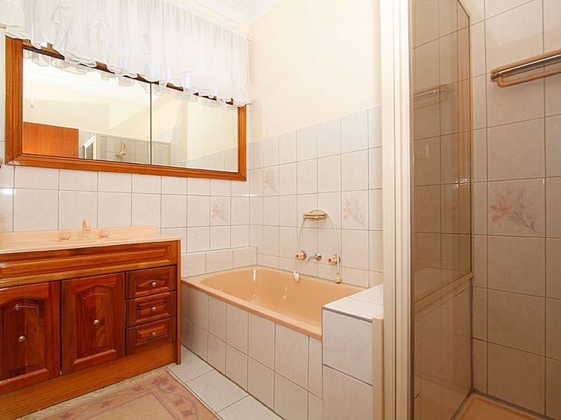 105 Woolnough Drive, Mill Park VIC 3082