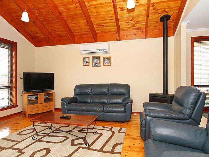 22 Golflinks Drive, Mill Park VIC 3082