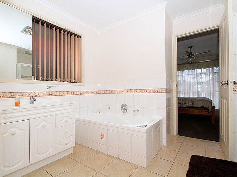 3 Newcombe Court, Mill Park VIC 3082