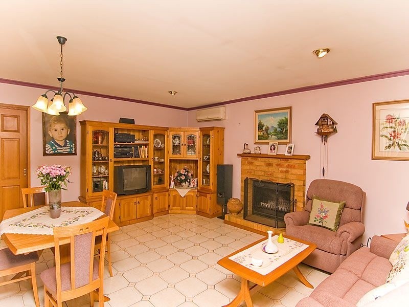 6 Tench Court, Mill Park VIC 3082