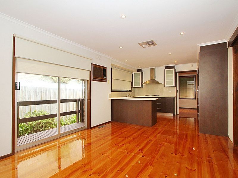 1 Springfield Court, Mill Park VIC 3082