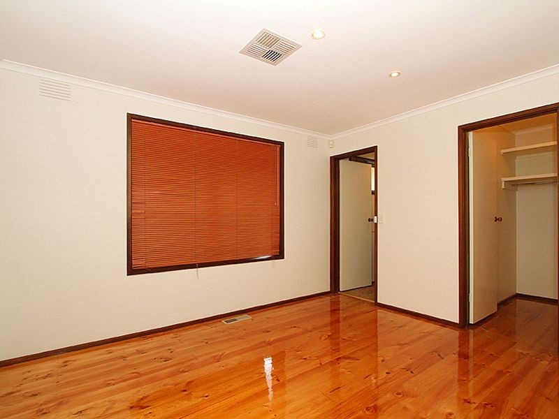 1 Springfield Court, Mill Park VIC 3082