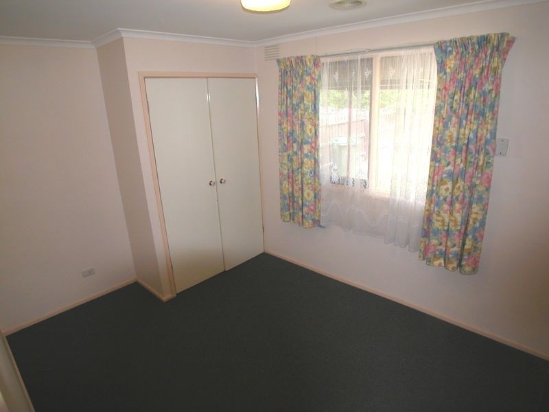 27 Cuthbert Drive, Mill Park VIC 3082