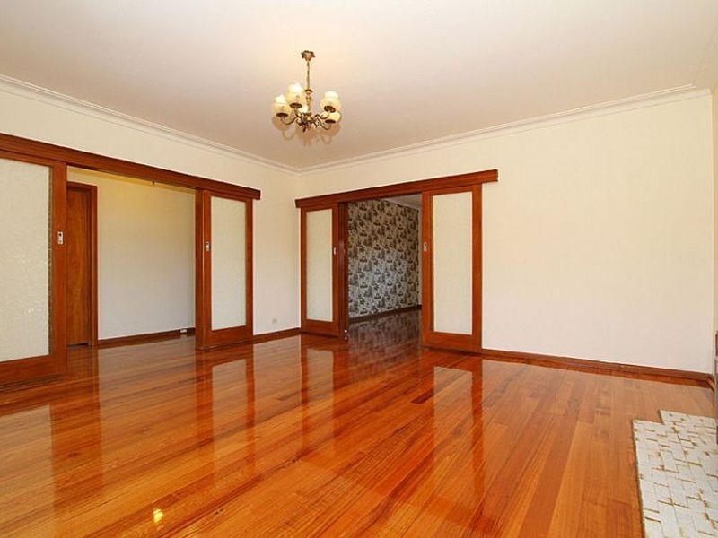 11 Nutwood Street, Reservoir VIC 3073