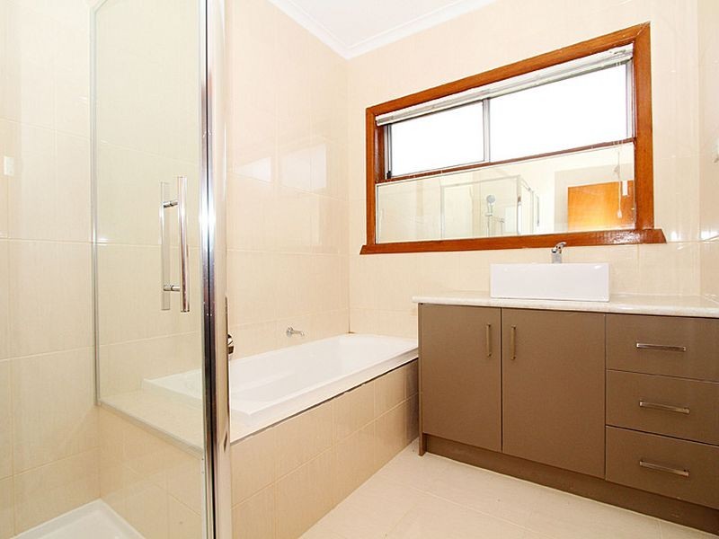 11 Nutwood Street, Reservoir VIC 3073