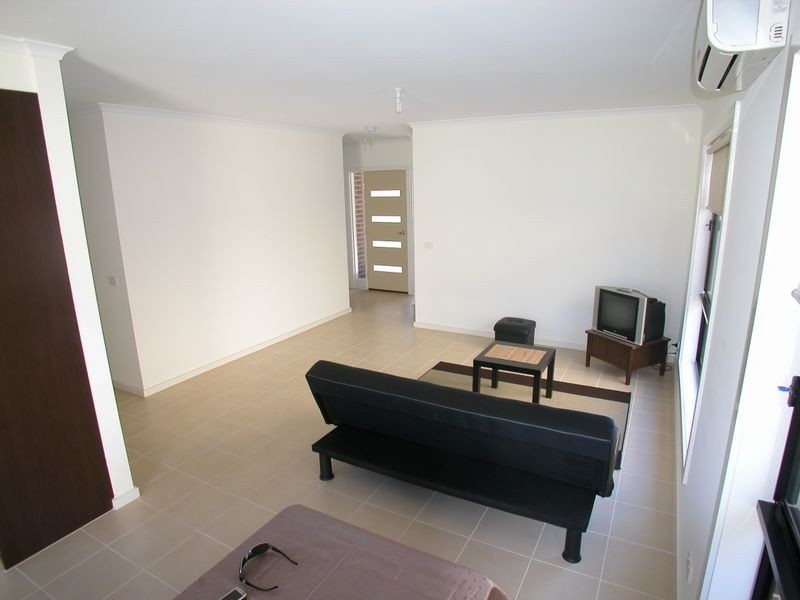 9/13 Viewgrand Blvd, Epping VIC 3076