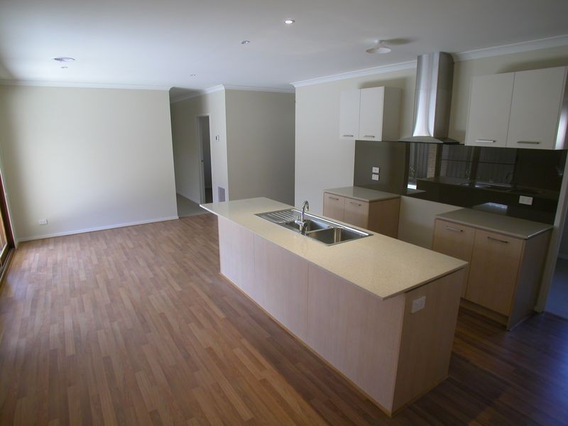 40 Grevillia Street, Craigieburn VIC 3064