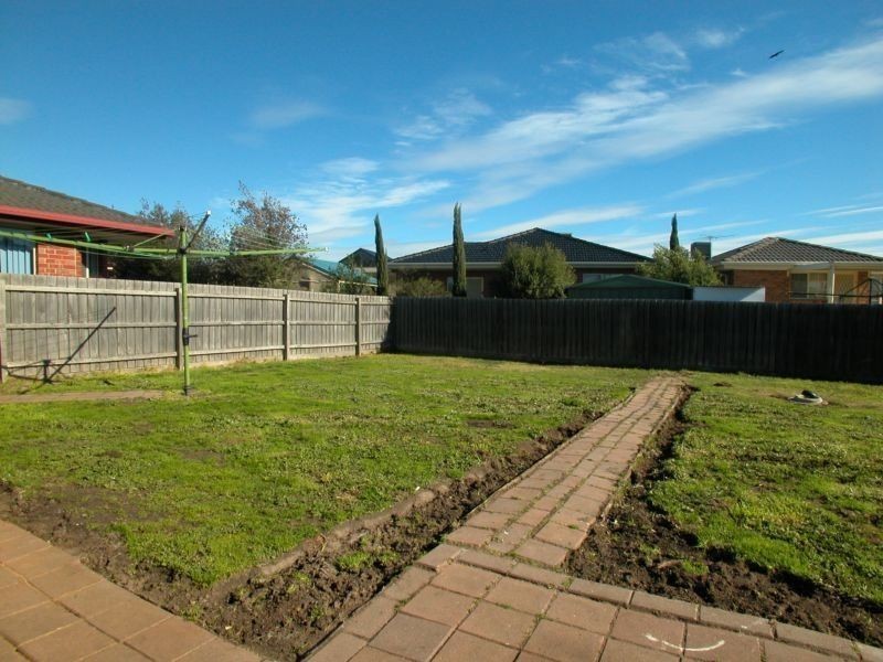 122 Manning Clarke Road, Mill Park VIC 3082