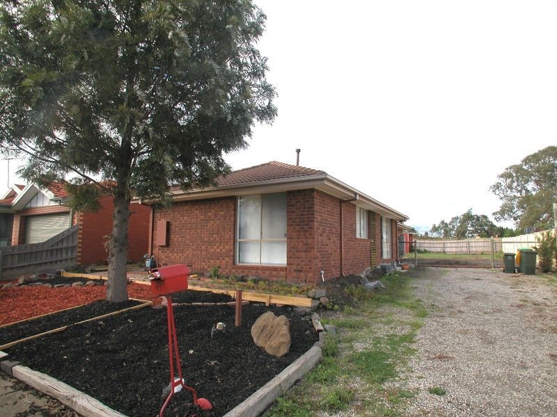 44 Carbon Crescent, Mill Park VIC 3082