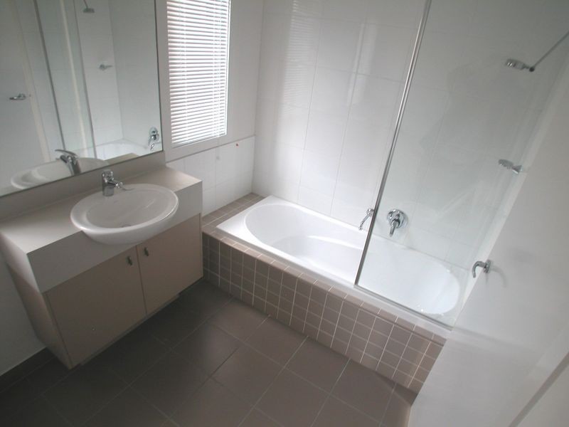 8 Antigua Walk, Epping VIC 3076