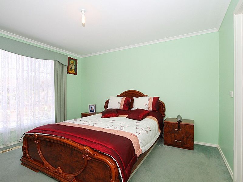 3 Butler Place, Mill Park VIC 3082