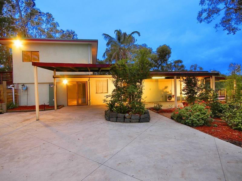 11 Piper Crescent, Eltham VIC 3095