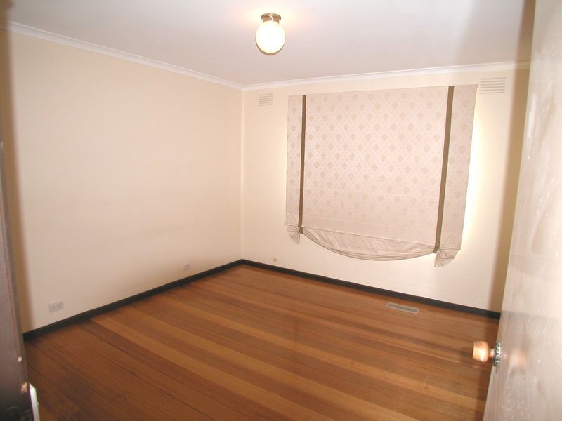 1 Brownlow Crescent, Epping VIC 3076