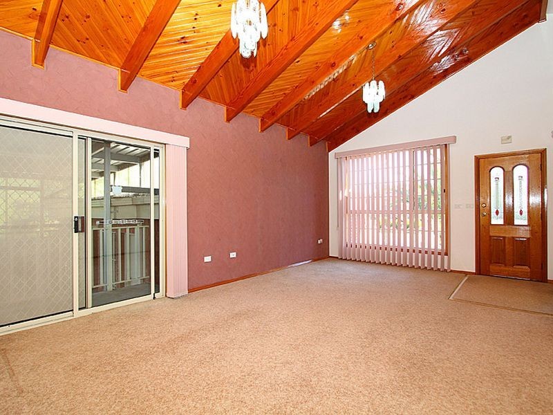 105 Woolnough Drive, Mill Park VIC 3082