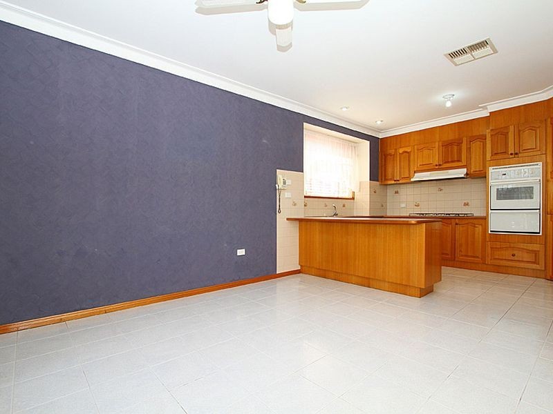 105 Woolnough Drive, Mill Park VIC 3082