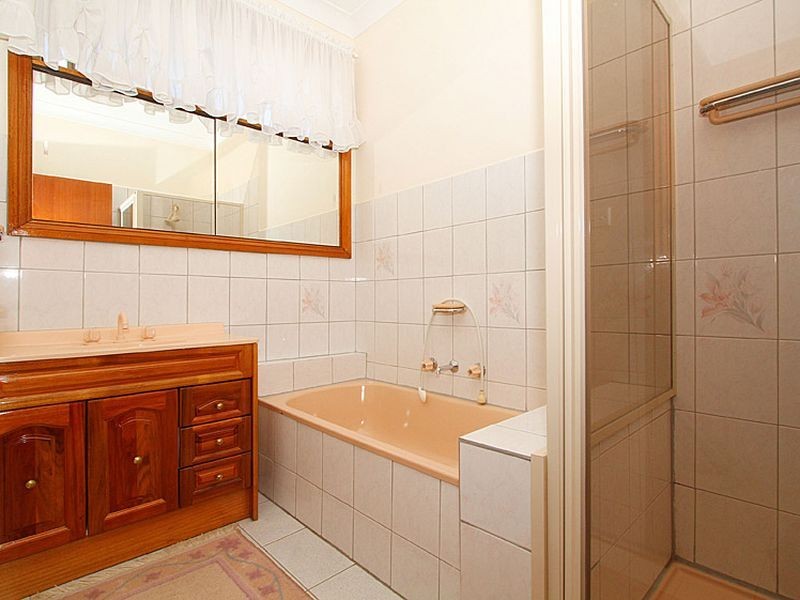 105 Woolnough Drive, Mill Park VIC 3082