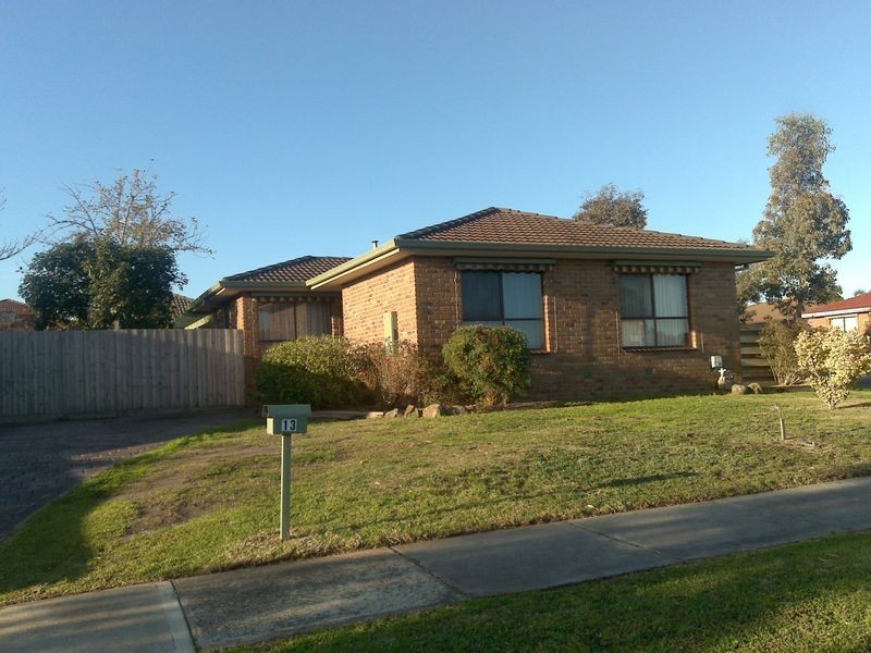 13 Fraser Close, Mill Park VIC 3082