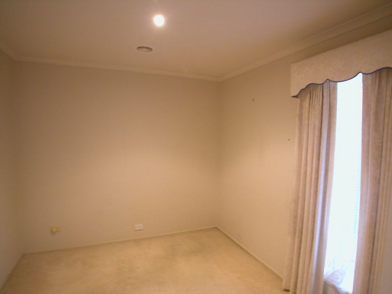 14 Dora Way, Mill Park VIC 3082