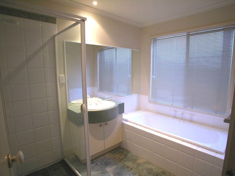 14 Dora Way, Mill Park VIC 3082